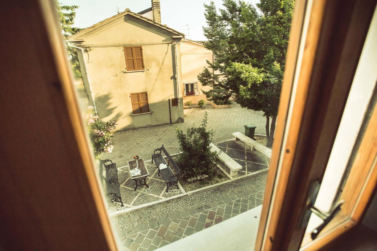La Finestra Sul Cortile Acomodação com café da manhã Atri Exterior foto
